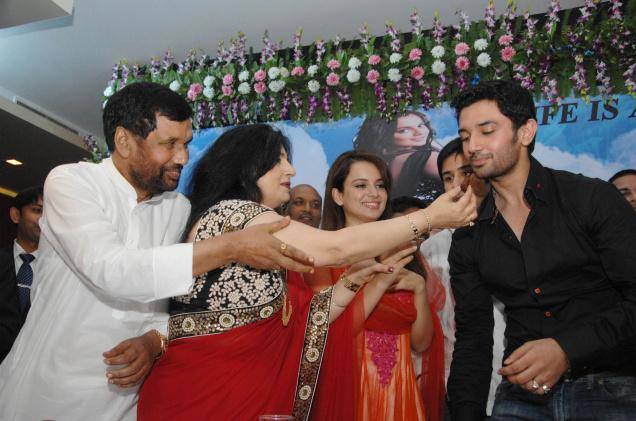 Paswan promotes son's film